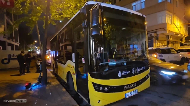 Fatih'te inşaat demiri İETT otobüsünün altını delerek içeri girdi