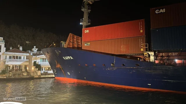 İstanbul Boğazı’nda korkutan dakikalar: Karaya oturan gemi kurtarıldı
