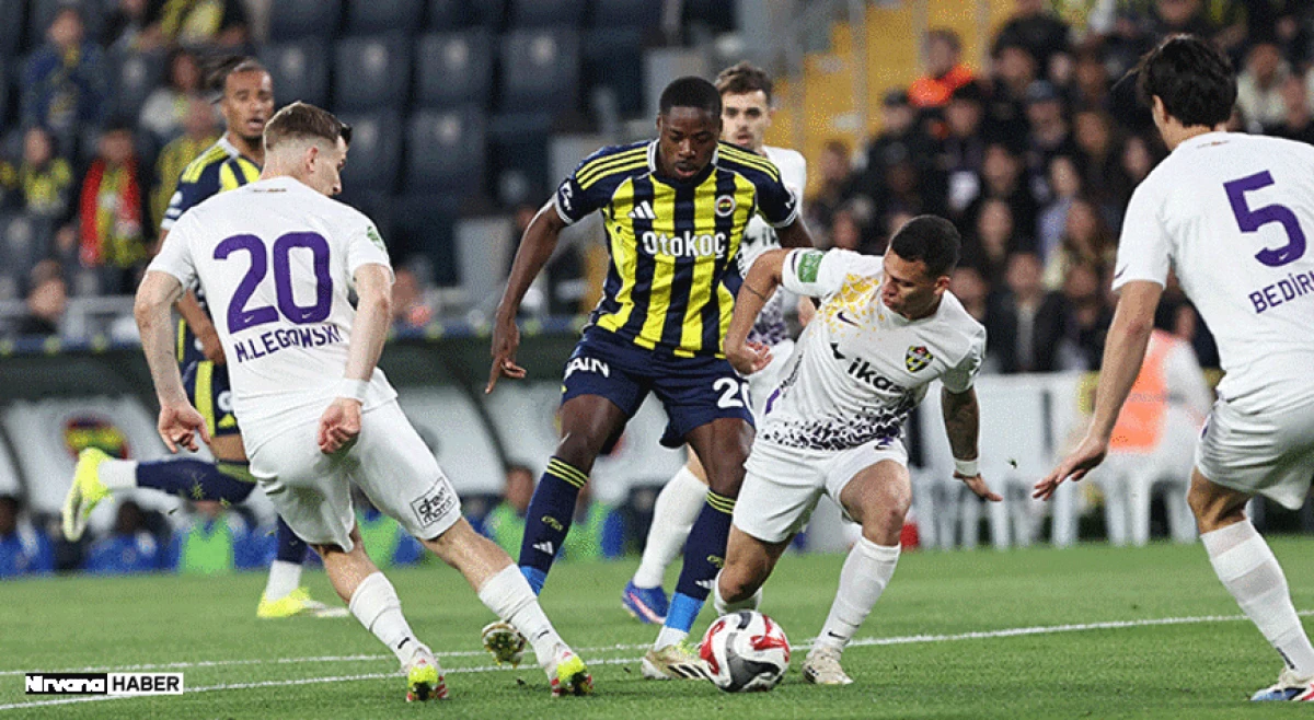 Fenerbahçe Trendyol Süper Lig son haftasında Eyüpspor karşısında ilk yarıyı 2-0 geride kapatı