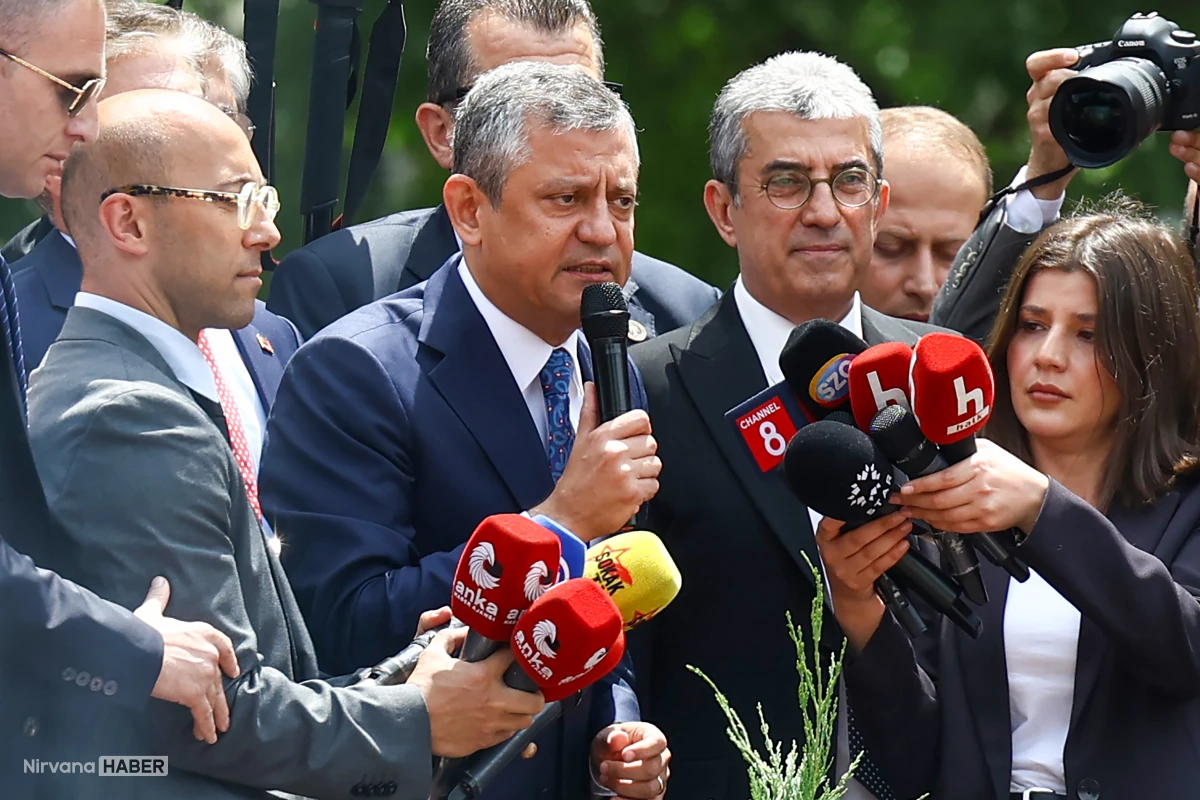 Özgür Özel’den Meclis önünde çok sert sözler: "Oyunu bozdunuz!"