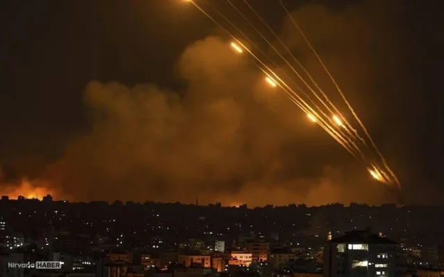 İran ordusu: Laricani'nin intikamı için Tel Aviv'e füzelerle saldırı düzenledik