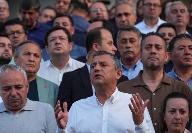 Manisa'nın Acı Kaybı: Belediye Başkanı Ferdi Zeyrek Hayatını Kaybetti