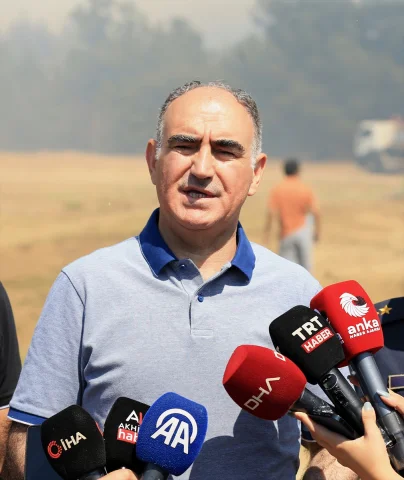 Akhisar'da Devam Eden Orman Yangınına Müdahale Süratle Devam Ediyor