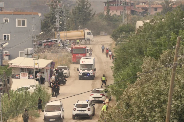 Hatay'daki Orman Yangını İle Mücadele Devam Ediyor