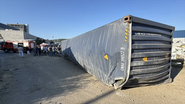 Kocaeli'de Zincirleme Kazada Tır Faciası