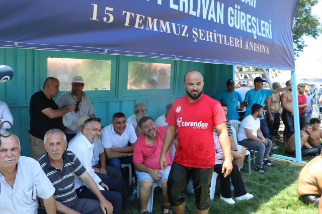 Tarihi Namazgah Yağlı Pehlivan Güreşleri'nde Yıldıray Ekin'den Büyük Zafer