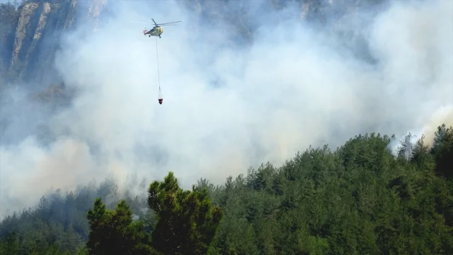 Safranbolu'daki Orman Yangınıyla Mücadele Devam Ediyor