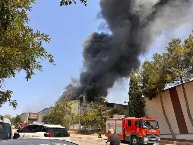 Gaziantep'te Halı Fabrikasında Büyük Yangın