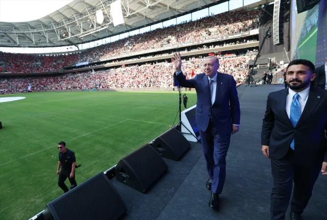 Cumhurbaşkanı Erdoğan Türkiye'nin Geleceğine Dair Umut Verici Mesajlar Paylaştı