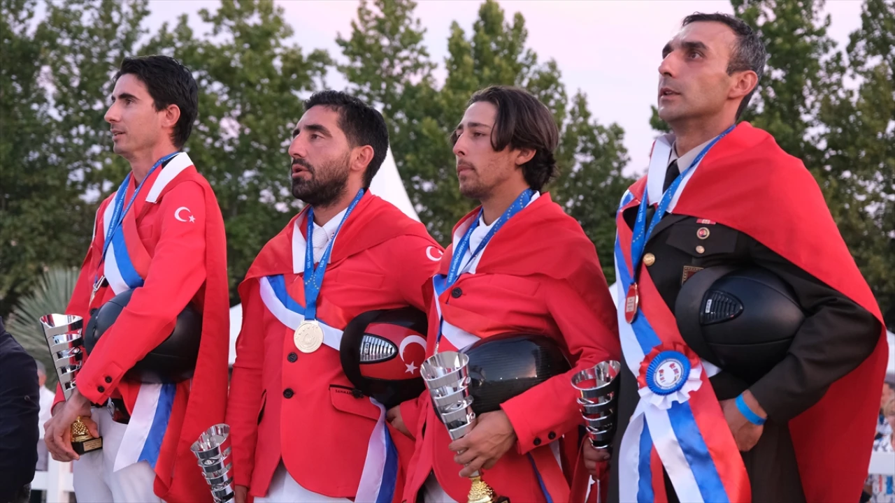 Engel Atlama Balkan Şampiyonası'nda Türk Biniciler Büyük Zafer Kazandı