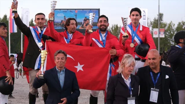 Engel Atlama Balkan Şampiyonası'nda Türk Biniciler Büyük Zafer Kazandı