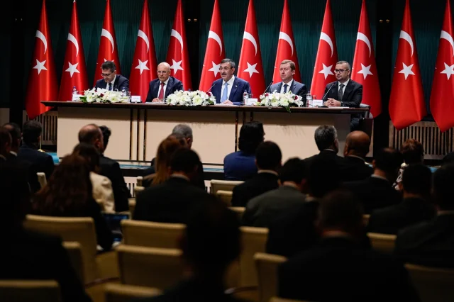 Türkiye'nin Orta Vadeli Ekonomik Hedefleri Açıklandı: Enflas...