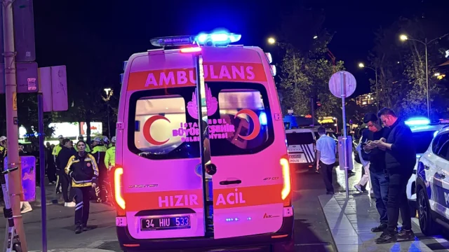 İstanbul Boğazı'nda Heyecan Dolu Kaza: Yolcu Teknesi ile Yük Gemisi Çarpıştı