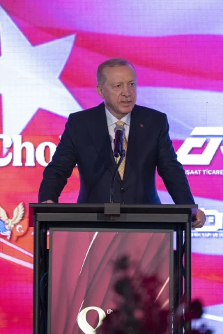 Erdoğan'dan ABD'deki Türk Toplumuna Güçlü Mesajlar: "Hiçbir Zaman Eğilmeyiz"
