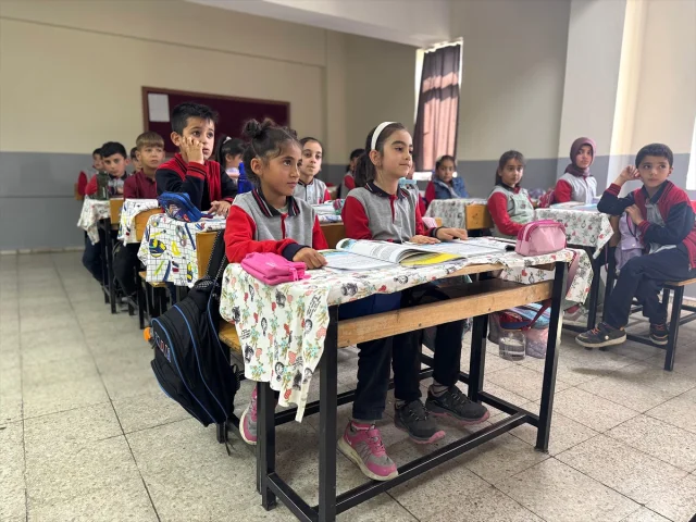 Van'ın Kahraman Kızı Hasret, Tek Öğrencilik Günlerini Geride Bıraktı