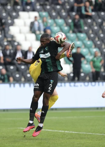 Trendyol Süper Lig'de Heyecan Dorukta: Kocaelispor ile ikas Eyüpspor Mücadelesi