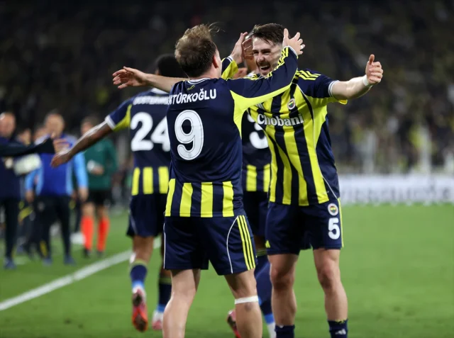 Fenerbahçe'nin Nice Maçı Kadrosu ve Merak Edilenler