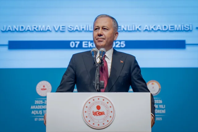 İçişleri Bakanı Yerlikaya'dan Trafik Devrimi: Radar Uygulaması Geliyor