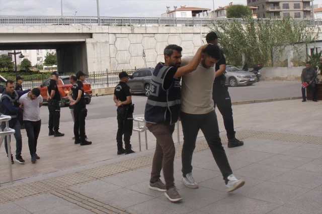 Antalya'daki Silahlı Kavga Draması: 6 Kişi Tutuklandı