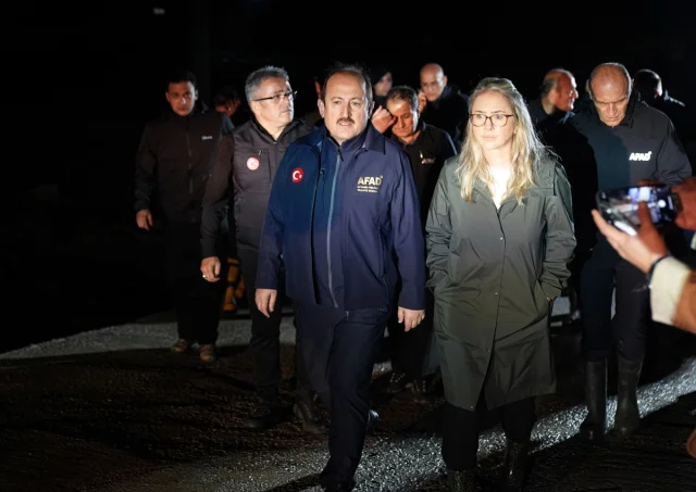 İzmir Foça'da Selin Ardından Kaybolan Kişi İçin Zaman Daralıyor
