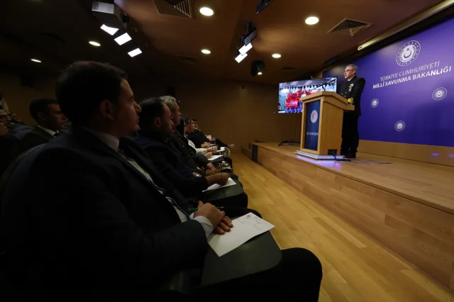 Türk Savunma Bakanlığı'ndan Önemli Açıklamalar: Eğitim, Güvenlik ve Tatbikatlar
