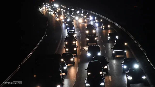 Yollarda bayram tatilinden dönüş yoğunluğu başladı