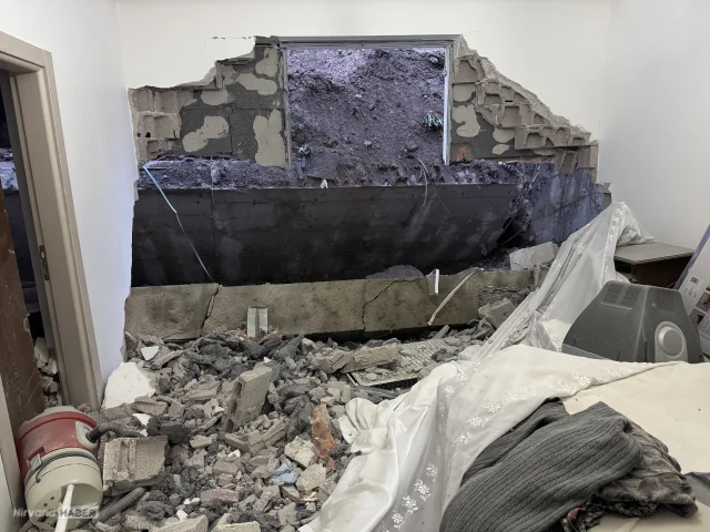 Nevşehir'de çöken istinat duvarı, öndeki apartmanda hasar oluşturdu