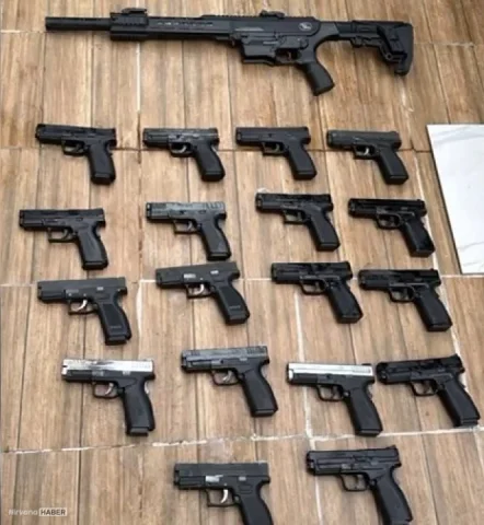 Sarıyer ve Küçükçekmece’de silah ticareti yapan 4 kişi gözaltına alındı