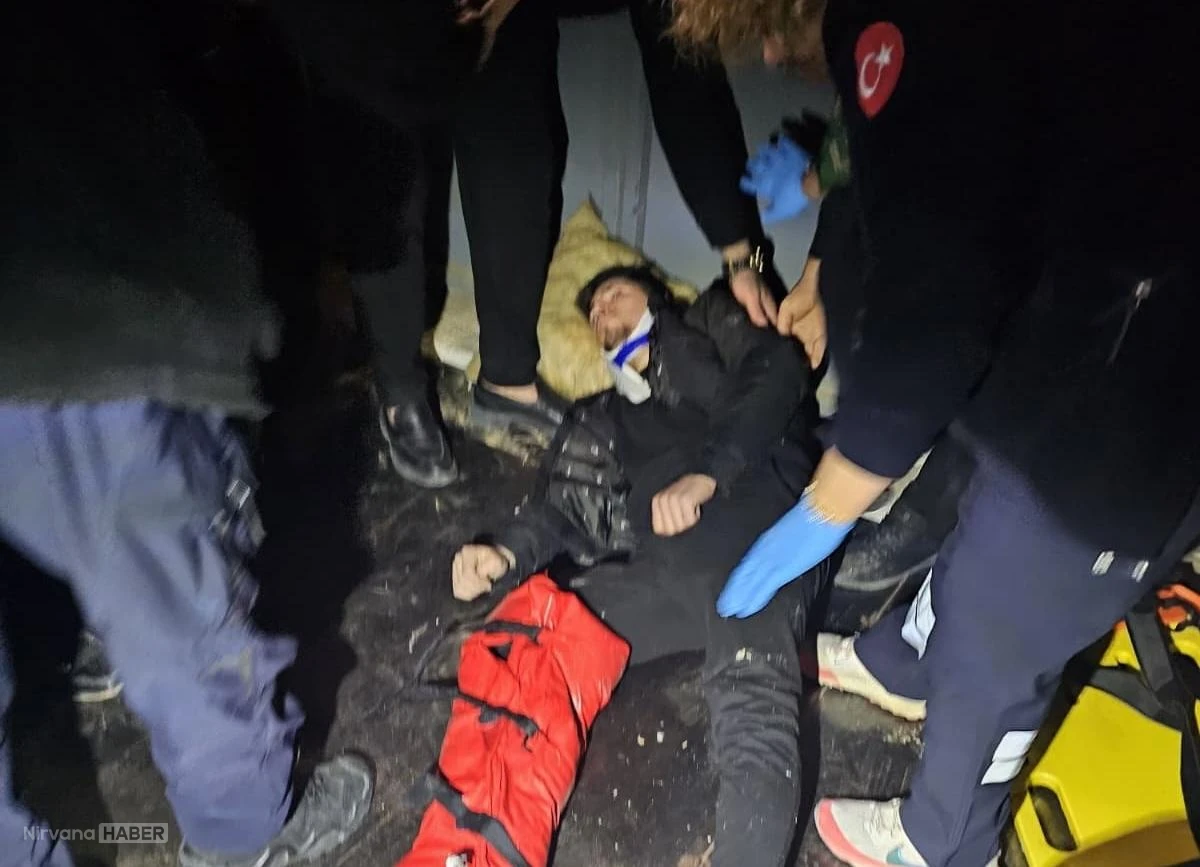 Bursa’da fabrikada korkutan kaza: Asansör boşluğuna düşen genç ağır yaralandı