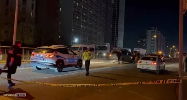 Esenyurt’ta gece yarısı kaza: Motosiklet yayaya çarptı, 1 kişi hayatını kaybetti