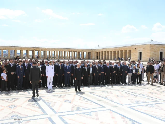 Aziz Yıldırım: "Fenerbahçe, Cumhuriyet'in sarsılmaz kalesidir"