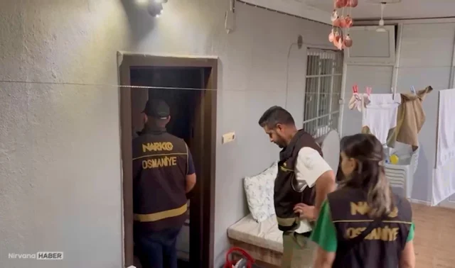 Narkotik köpeği Jardi'nin katıldığı operasyonda çok sayıda uyuşturucu ele geçirildi