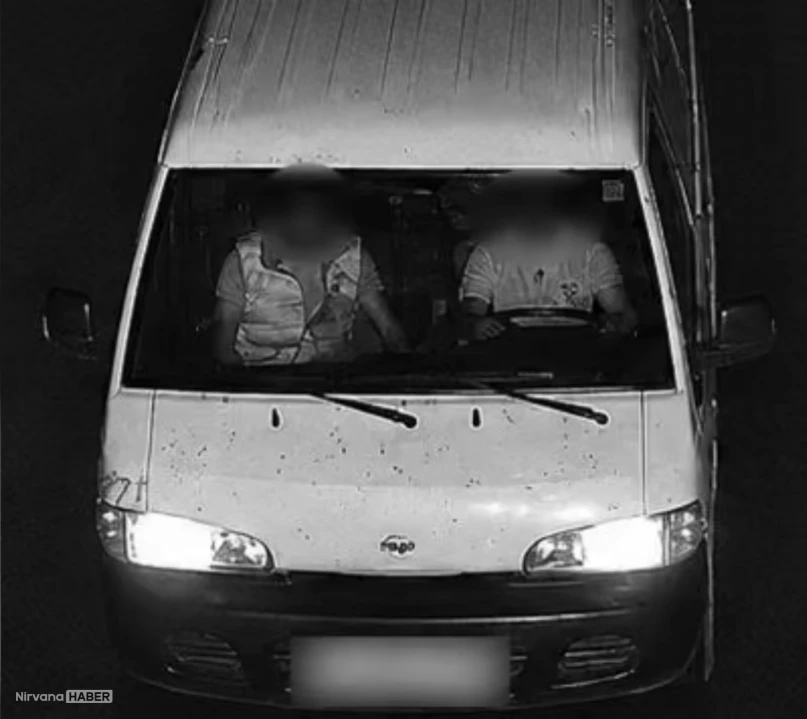 İstanbul’da oto hırsızlığı şoku: 2 çocuk 2 minibüs çaldı