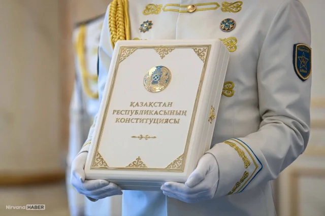 Kazakistan’da halk referandumuyla yeni anayasa kabul edildi