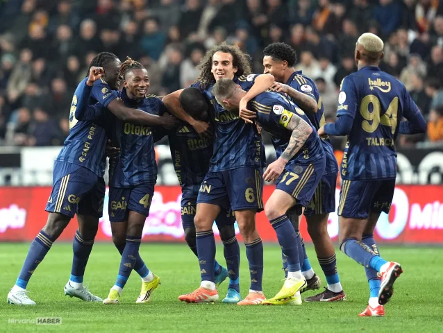 Fenerbahçe deplasmanda Kayserispor'u farklı mağlup etti!