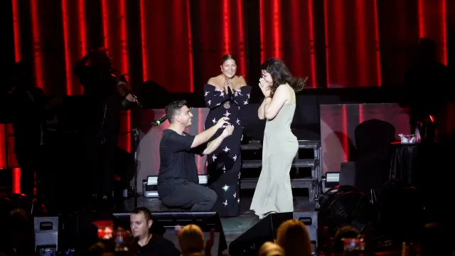 Sibel Can Konserinde Unutulmaz Evlilik Teklifi