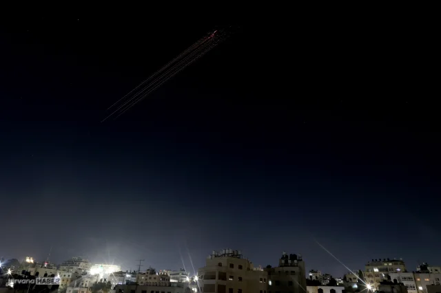 İran’ın misilleme füzeleri Ramallah semalarında görüntülendi