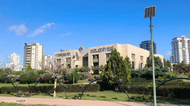 Mersin Yenişehir Belediyesi'ne sabah saatlerinde operasyon düzenlendi