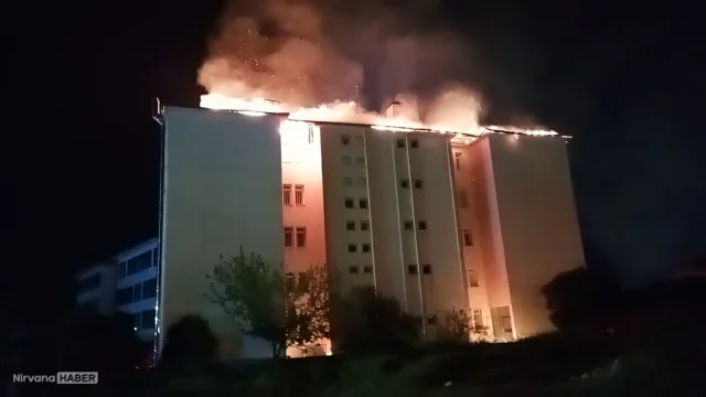 Aydın’da Fen Lisesi pansiyonunda çıkan yangın itfaiye ekipleri tarafından söndürüldü