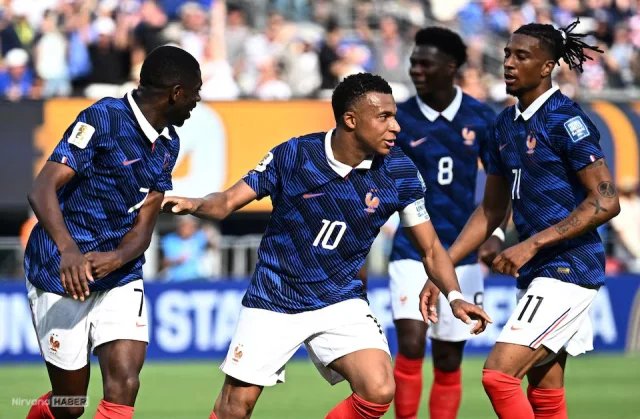 Fransa, İsveç’i Mbappe’nin öncülüğünde geçerek Dünya Kupası’nda son 16’ya yükseldi