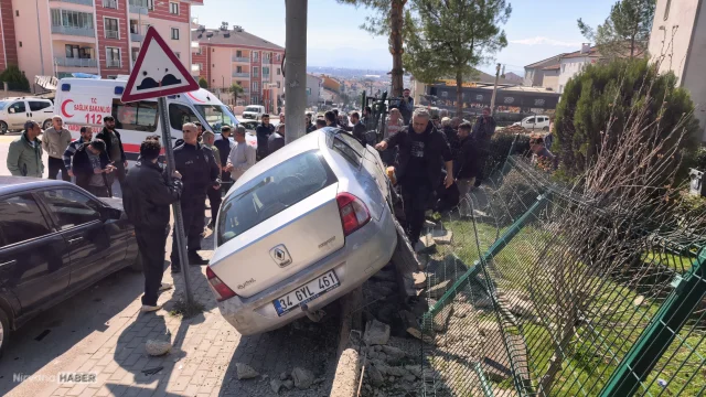 El freni çekilmeyen otomobil 11 yaşındaki çocuğun hayatına mal oldu