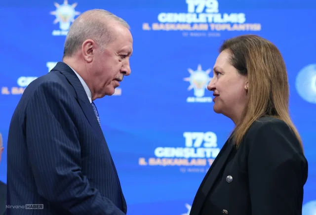 Afyonkarahisar Belediye Başkanı Burcu Köksal AK Parti'ye katıldı: "Şehrimizi hak ettiği yere getireceğim"