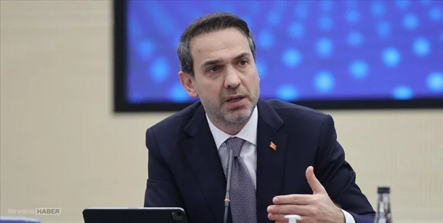Enerji Bakanı duyurdu: LNG anlaşması için kollar sıvandı