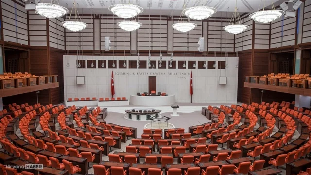 Özgür Özel dahil 3 milletvekilinin dokunulmazlık dosyası Meclis’te!