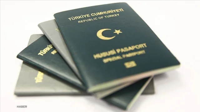 Tüm öğretmenlere yeşil pasaport müjdesi: CHP’den Meclis’e yeni kanun teklifi