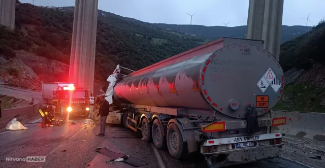 Gaziantep’te tankerler kafa kafaya çarpıştı:1 ölü, 1 yaralı