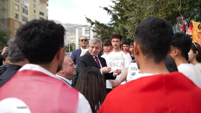 Davutoğlu'ndan çağrı: "Kahramanmaraş'ın 9 okuluna isimleri verilmeli"
