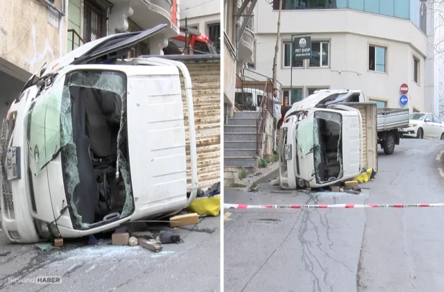 Kağıthane’de trafik kazası: Devrilen kamyonette sürücü sıkıştı