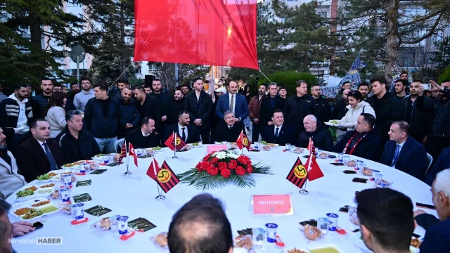 Eskişehirspor camiası iftarda bir araya geldi