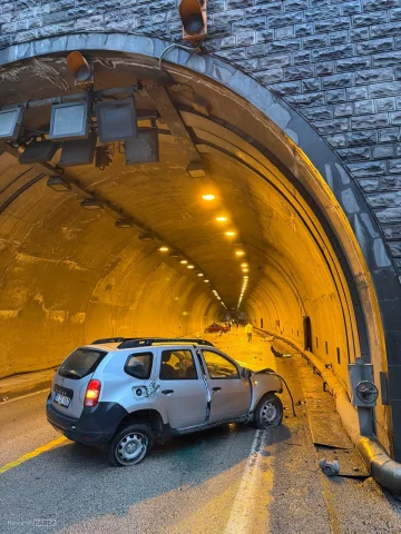 Karabük'te tünel girişinde iki otomobil çarpıştı: 7 yaralı